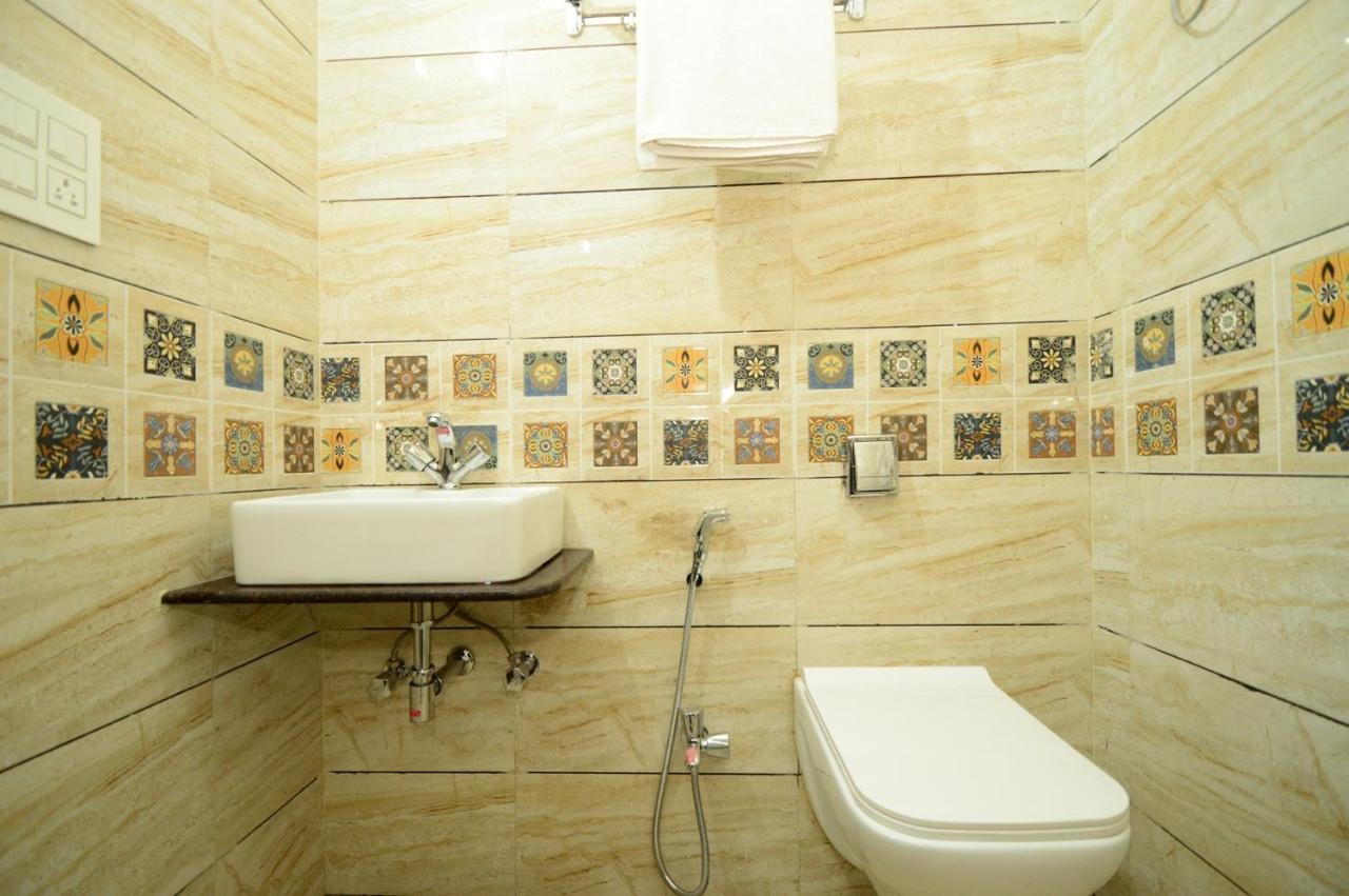 Hotel Rashika Palace Near Sindhi Camp Bus Stand, Jaipur Eksteriør billede